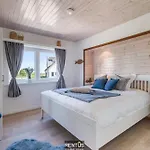 Gamoni - Spacious With Garden