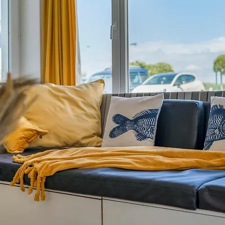 Gamoni - Spacious With Garden Миделкерк